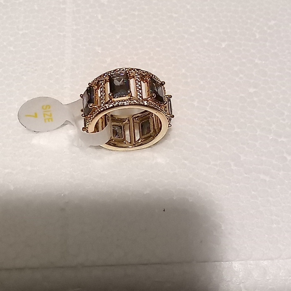 Elegant Gold and Purple Women's Ring